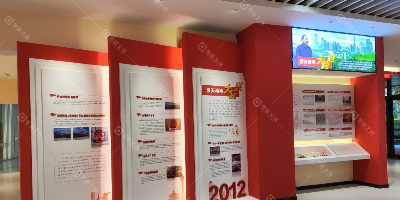 高校紅色主題展館設(shè)計創(chuàng)新思路：打破傳統(tǒng)，打造年輕化教育空間